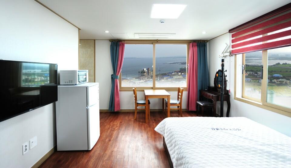 Seongsanpo Love Pension Seogwipo Exterior foto